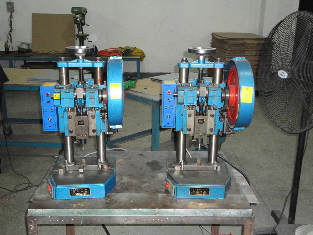 服务器机箱机柜,精密钣金,设备外壳